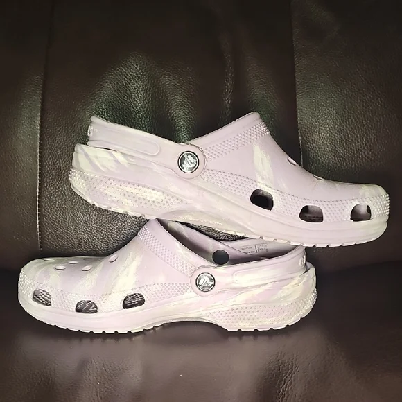 CROCS Lavender Tie-Dye Classic Clog Sandals Q11 - Picture 2 of 7